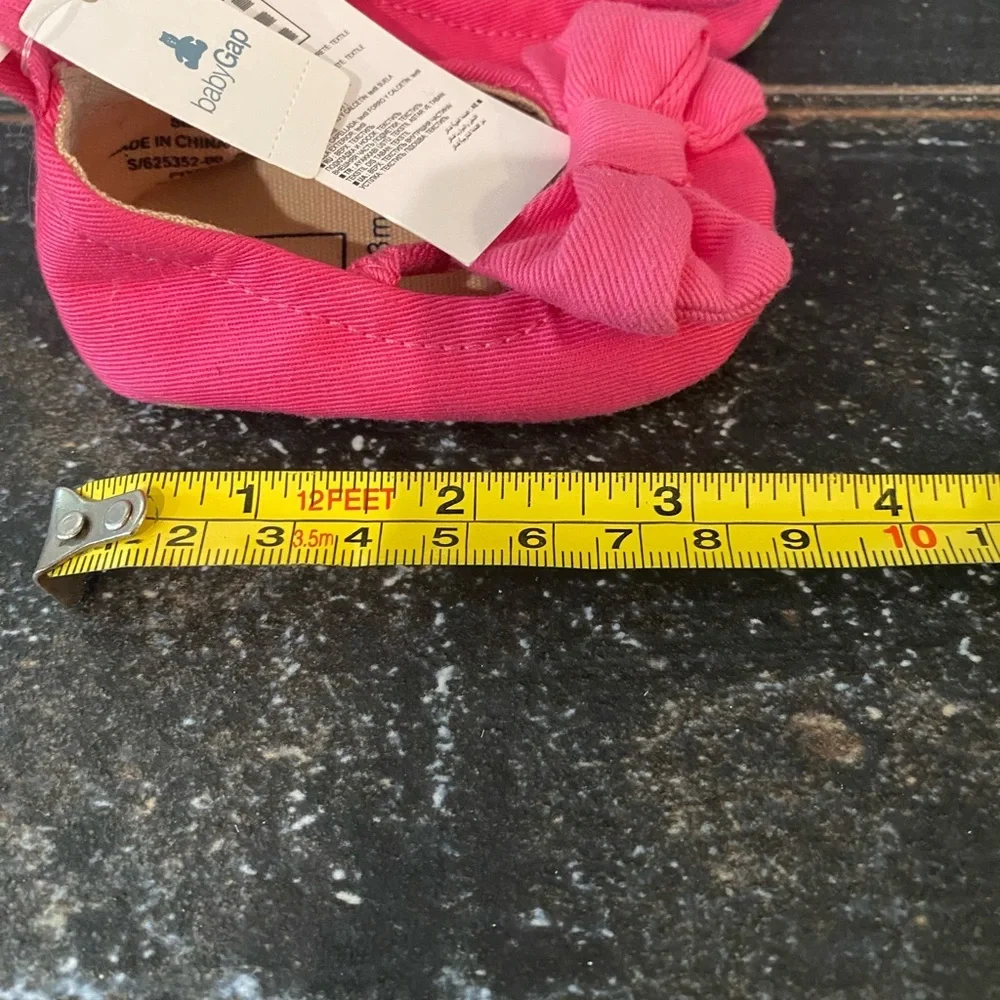 BABY GAP pink soft soles w/ bows🎀🎀 dress up your little with these sweet shoes